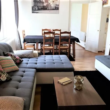 Vue Sur Chateau Et Loire Saumur