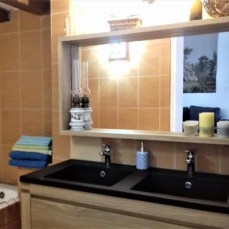 Vue Sur Chateau Et Loire *